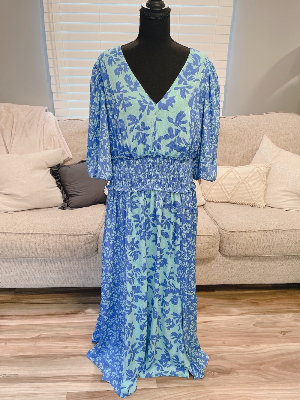 Taylor Blue Floral Maxi Dress Size 16